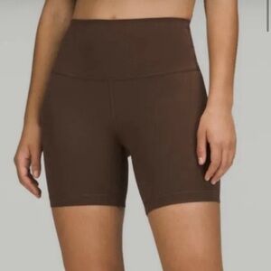 NWOT Lululemon Wunder Train short 6” Java sz. 2